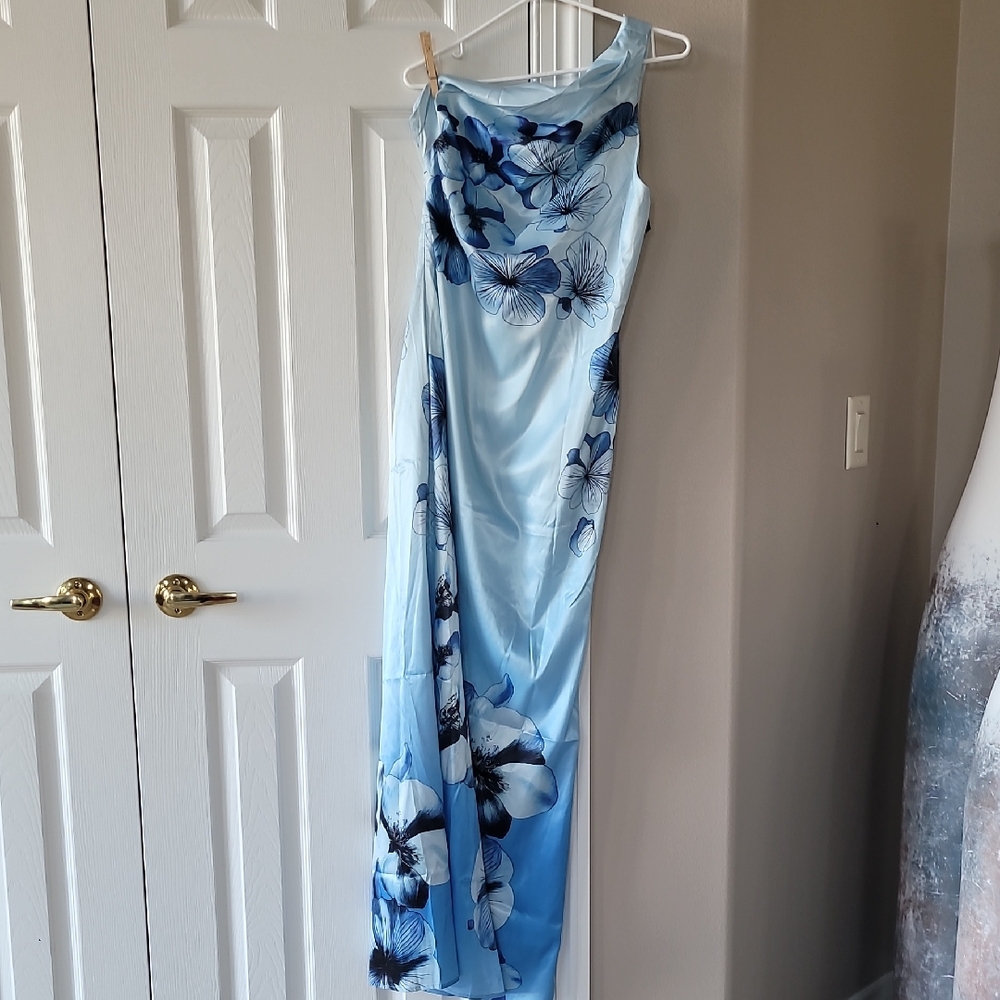 Elegant Blue Floral Dress